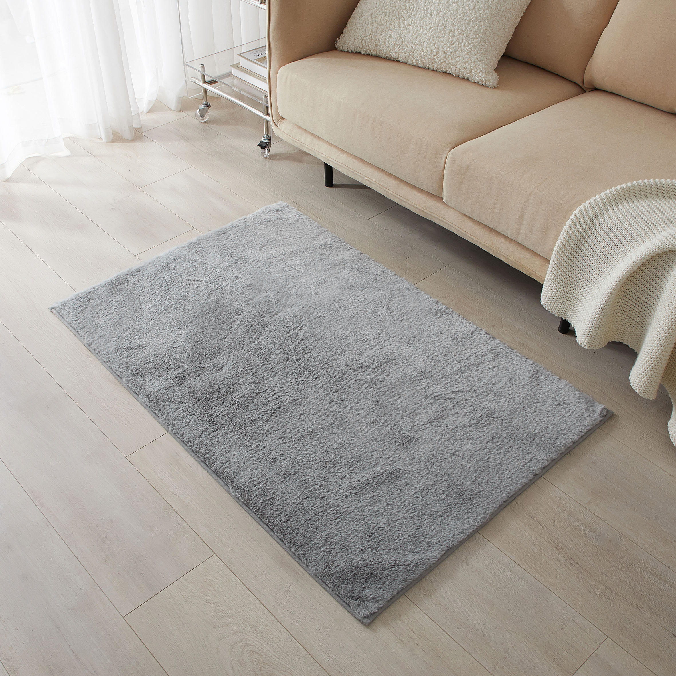 Svetlana-Rabbit Faux Fur Rug-Grey-2.jpg